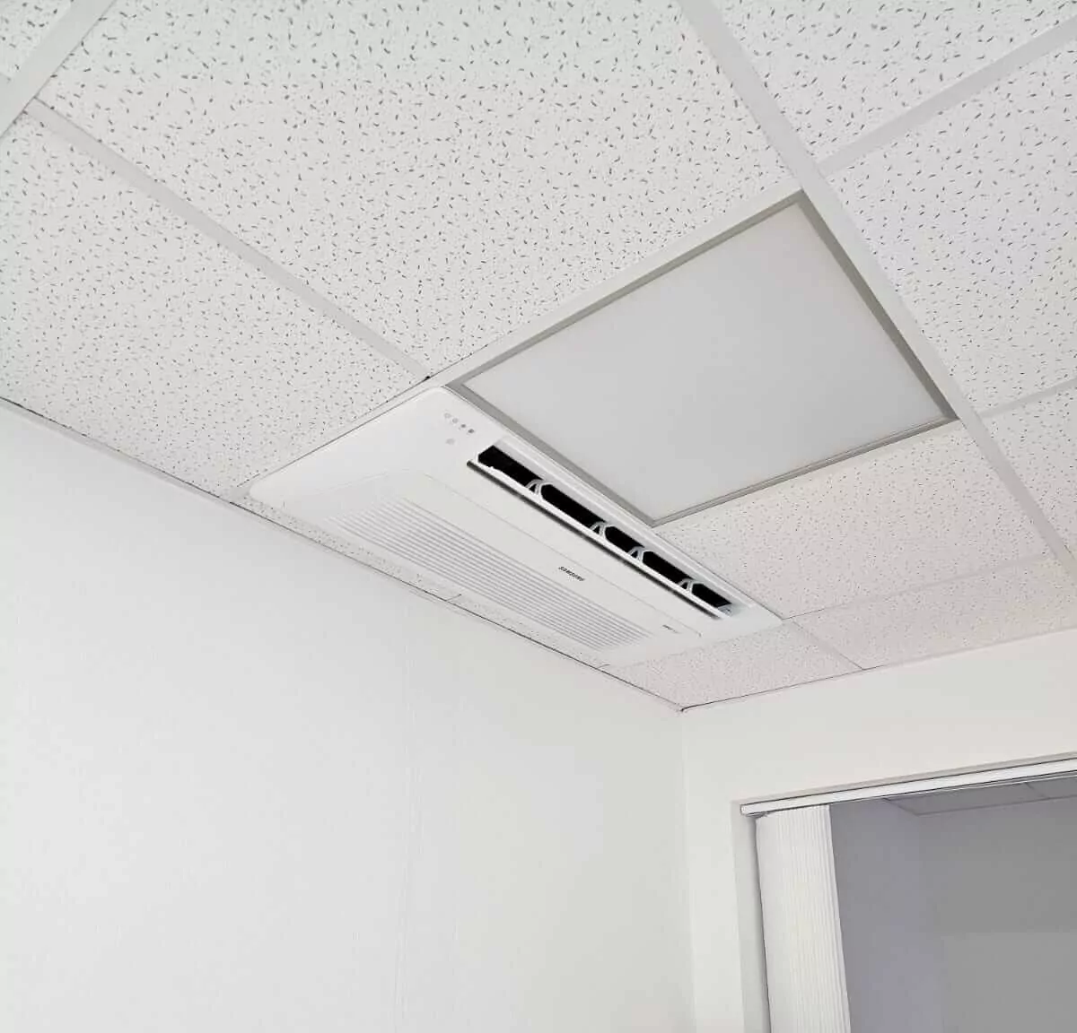 Vnitřní klimatizace Samsung WindFree kazetová jednotka Tachov