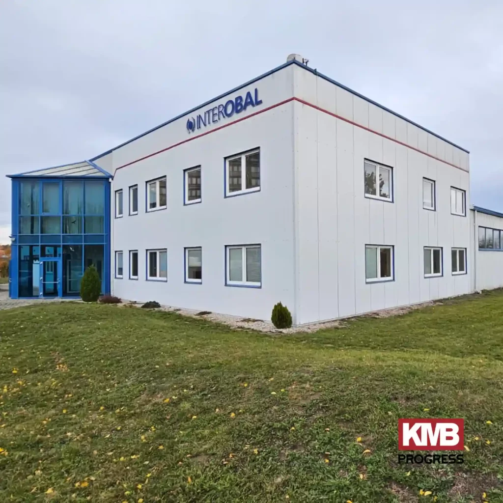Venkovní budova Interobal v Plzni