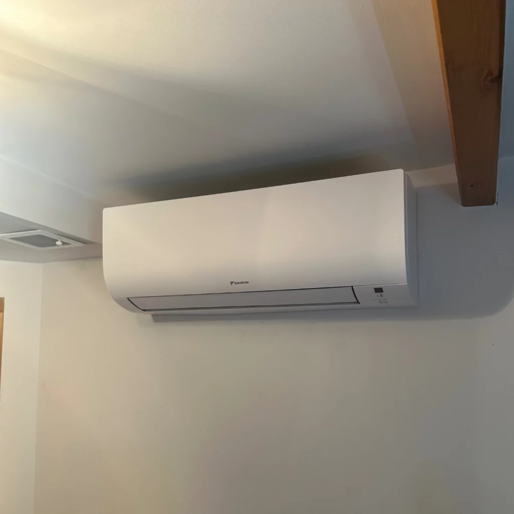 Vnitřní jednotka Daikin Comfora v bílém provedení