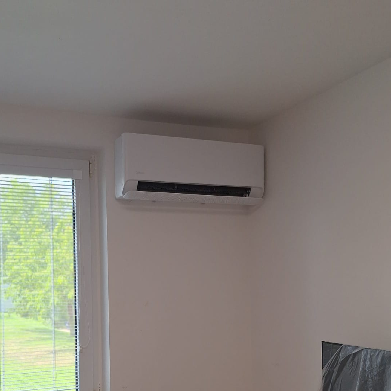 Midea Breezless E Plzeň