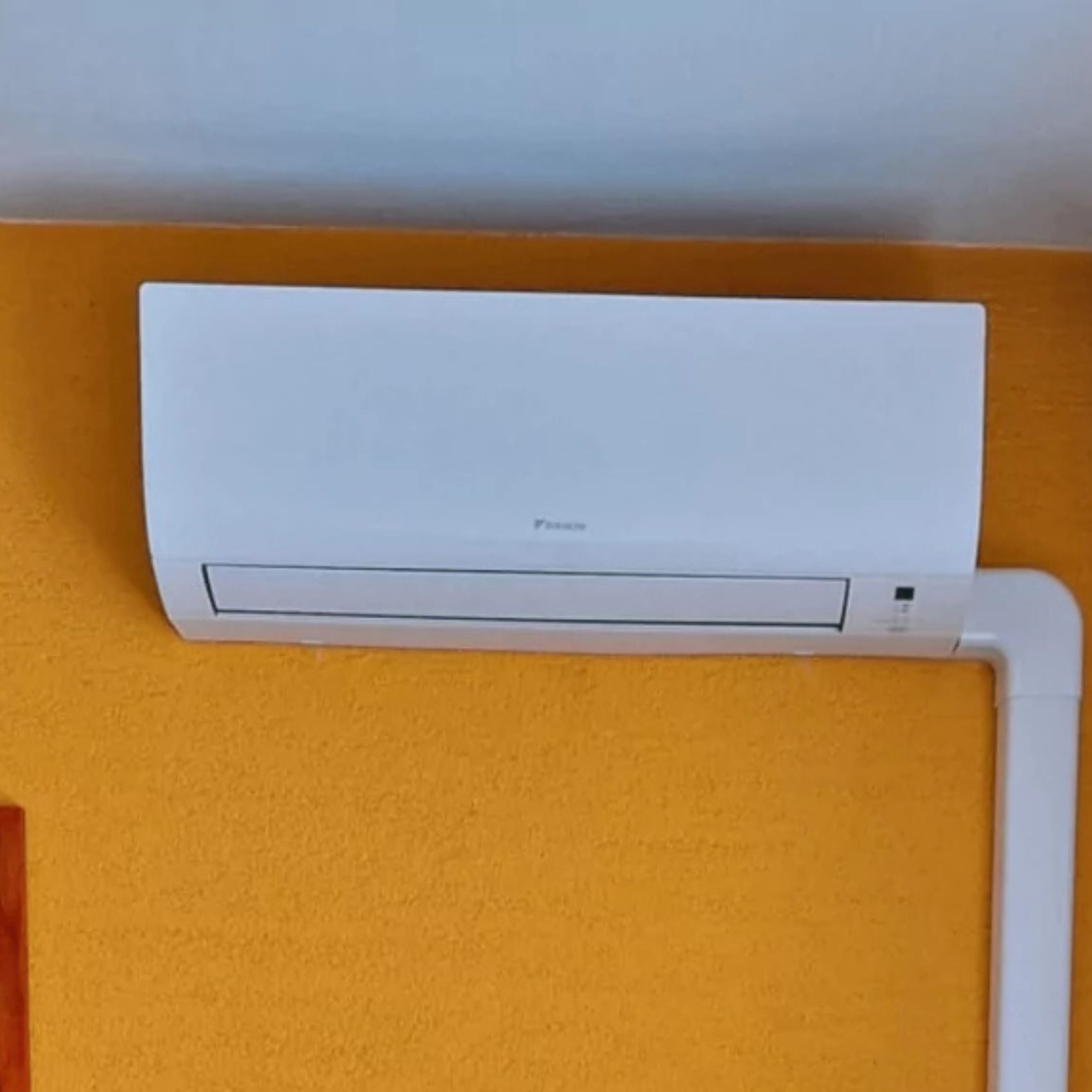 Vnitřní jednotka Daikin Sensira bílá barva