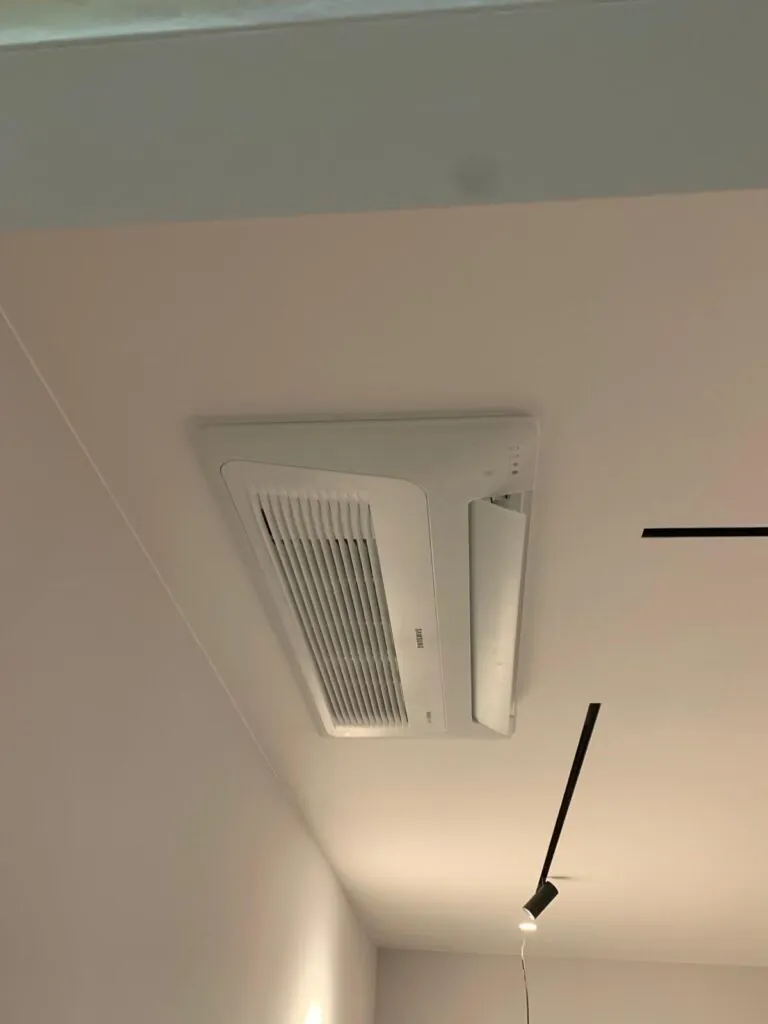 Vnitřní 1-cestná kazetová jednotka Samsung WindFree