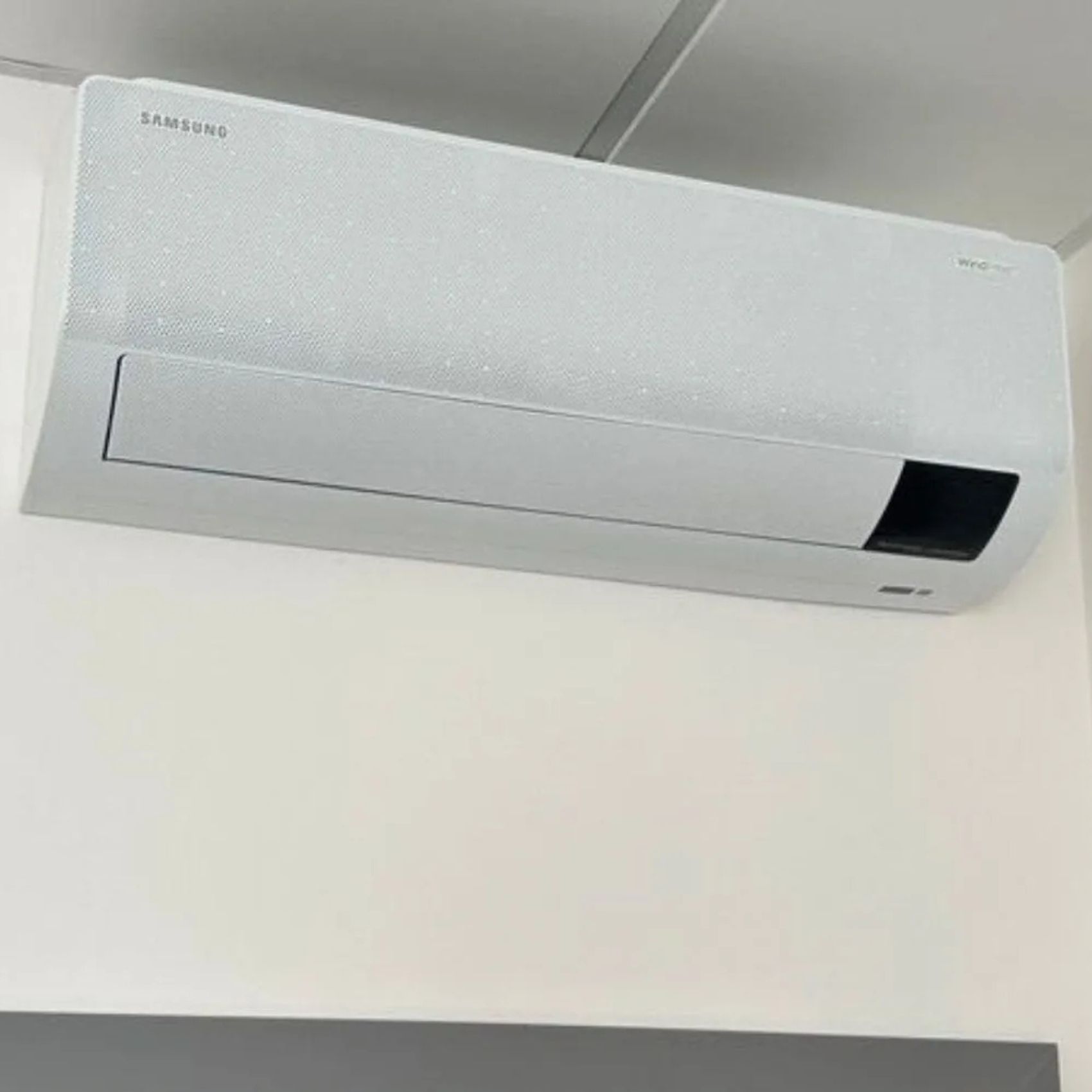 Vnitřní jednotka Samsung WindFree Comfort na stěně Malesice