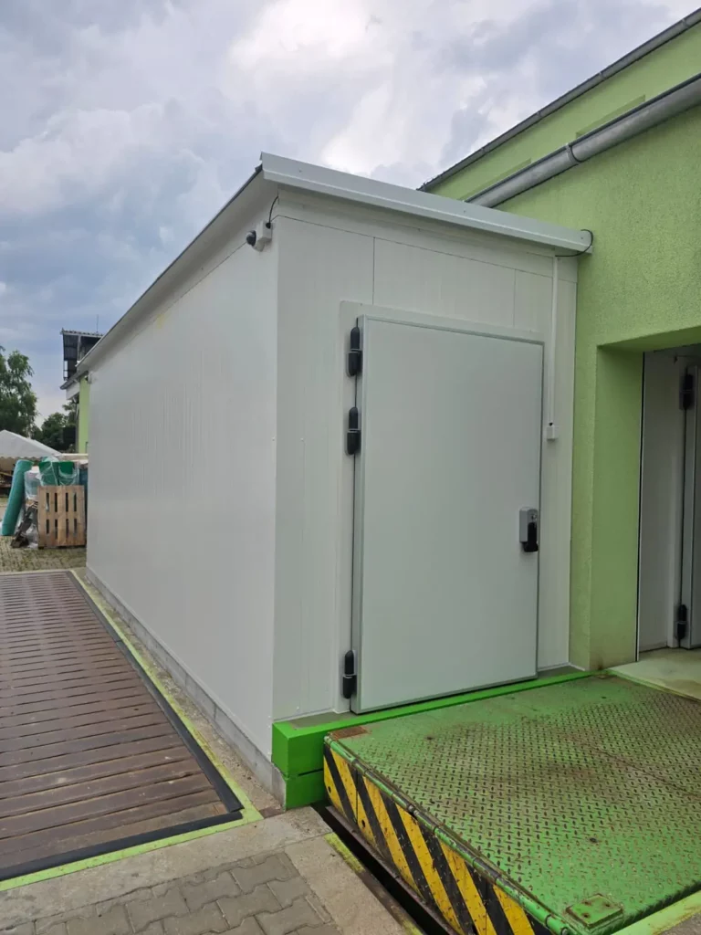 Chladicí jednotka v Křimicích pohled ze předu