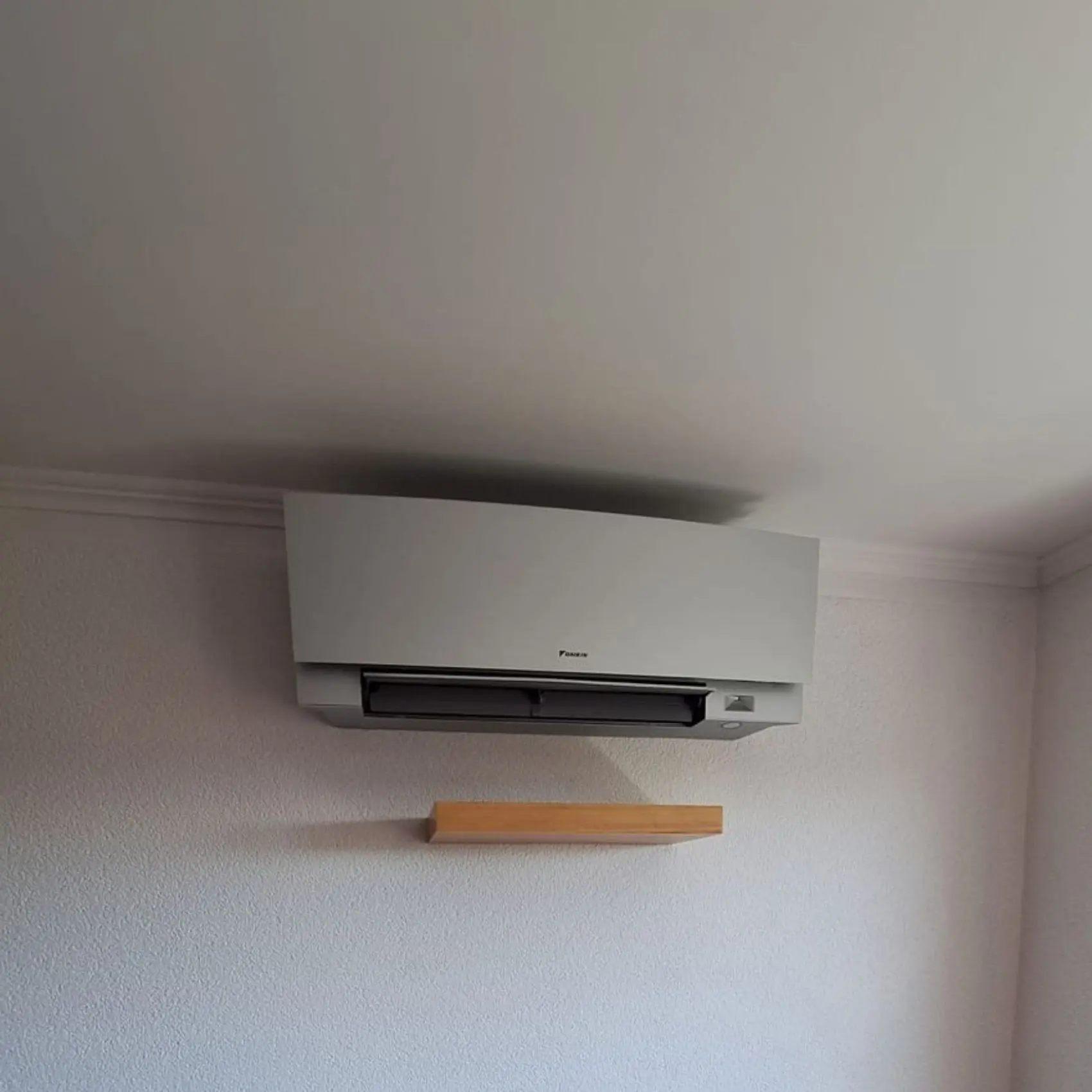 Vnitřní jednotka Daikin Emura v Plzni