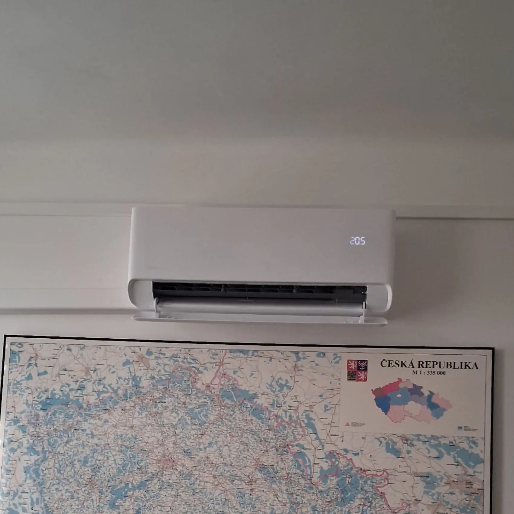 Nástěnná vnitřní klimatizace Midea